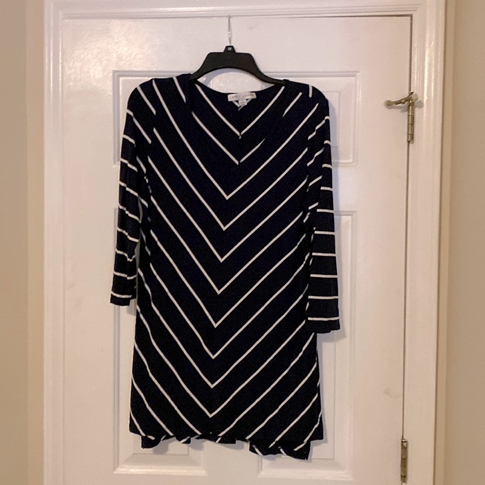 LARRY LEVINE navy and white striped tunic size medium